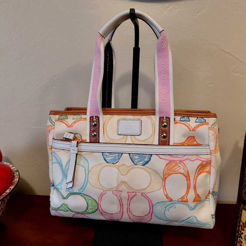 Coach Hampton Signature Scribble Tote Bag - Picture 4 of 16